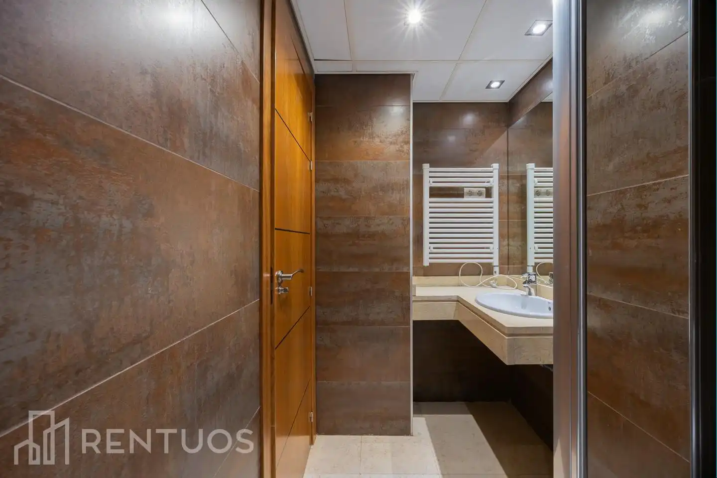 Badezimmer von Wohnung zur Miete in Madrid mit Klimaanlage, Parkett und Gemeinschaftspool