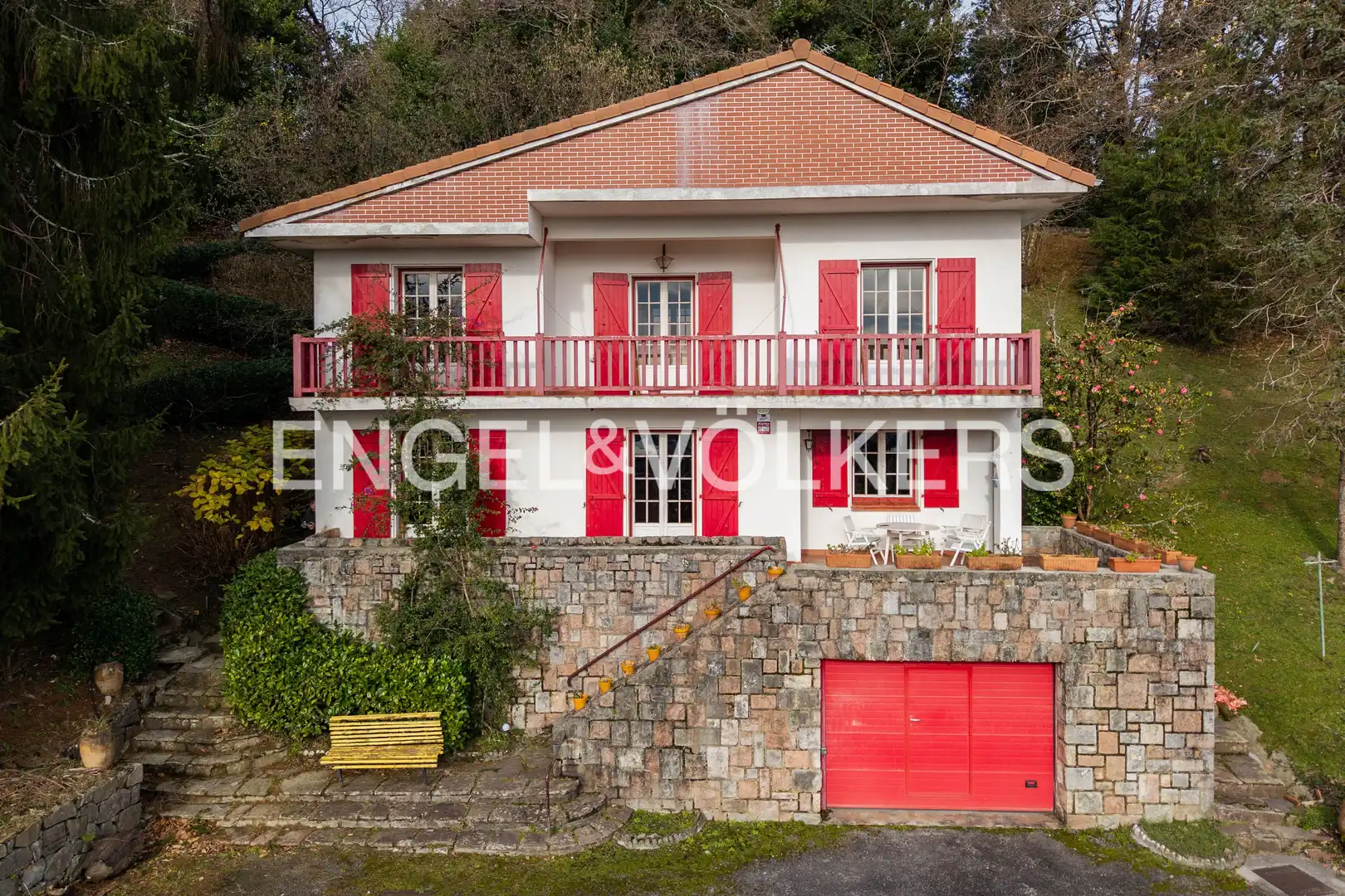 Vista exterior de Casa o xalet en venda en Hondarribia amb Calefacció, Jardí privat i Terrassa