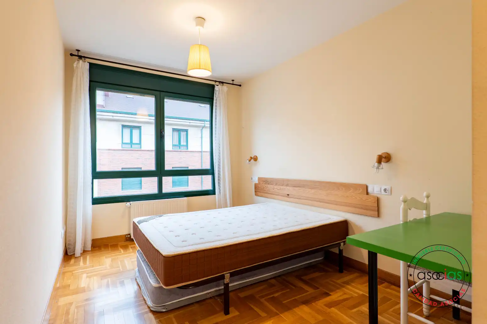 Habitación de Piso en venta en Gijón  con Calefacción, Terraza y Trastero
