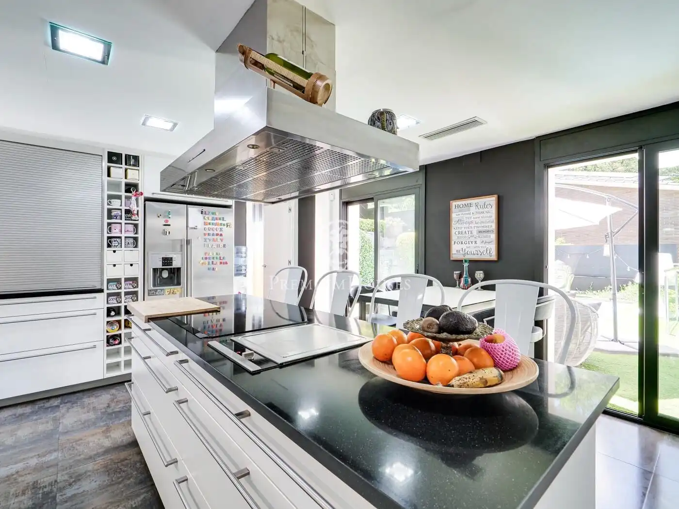 Cocina de Casa o chalet en venta en Barcelona con Aire acondicionado, Jardín privado y Terraza