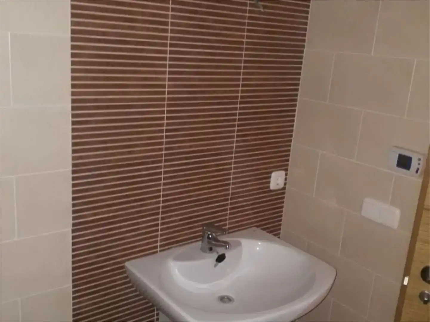 Badezimmer von Wohnung zur Miete in Lucena mit Klimaanlage und Balkon