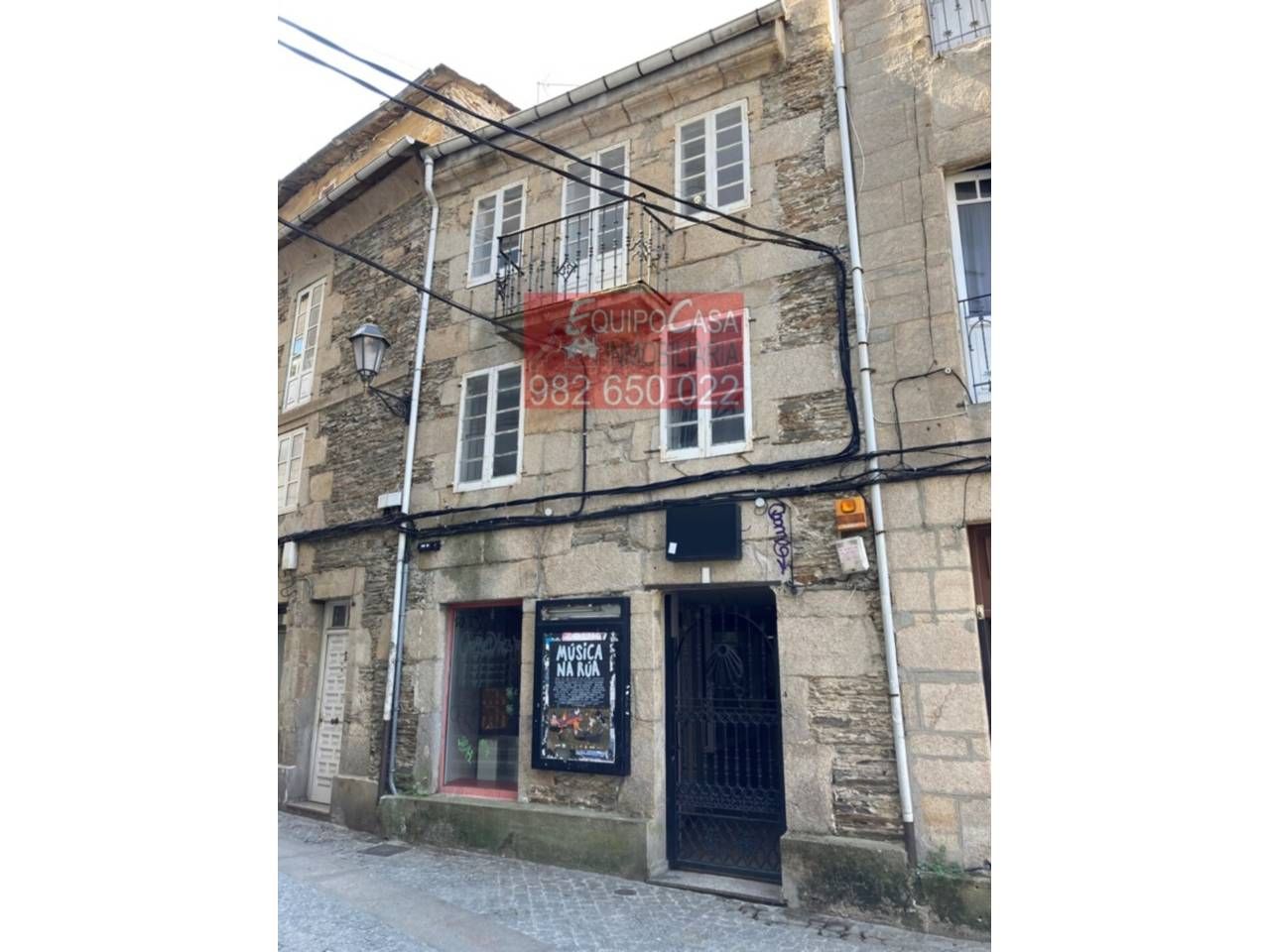 Vista exterior de Local en venda en Lugo Capital amb Alarma