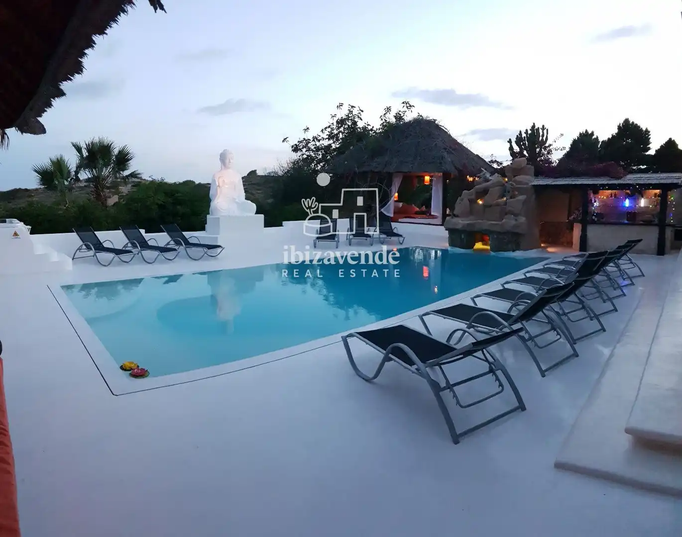 Houses for sale in Santa Eulària des Riu  with Air Conditioner, Private garden and Terrace