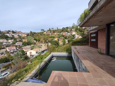 House with pool for sale in Carrer Wagner