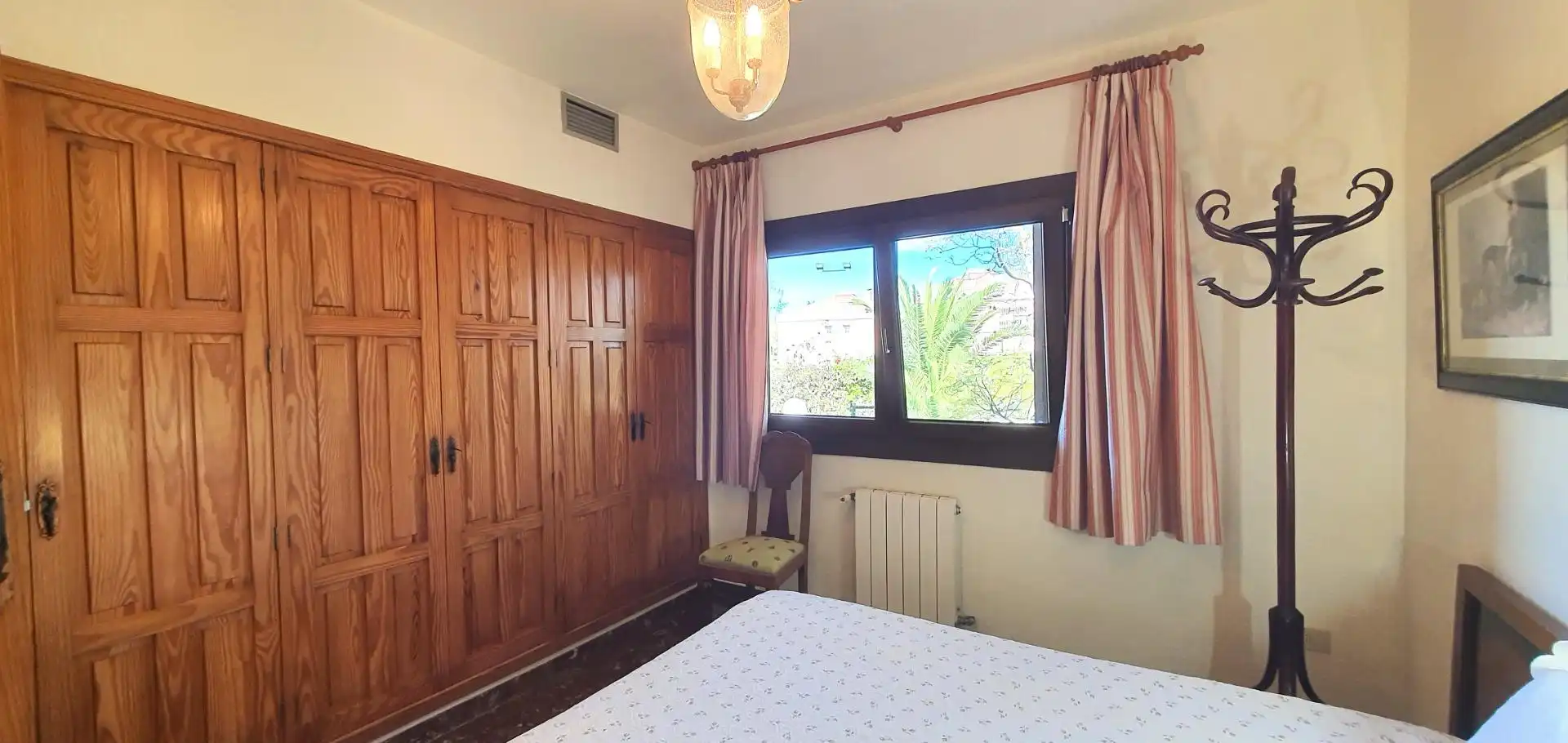 Dormitori de Casa o xalet en venda en Sant Joan d'Alacant amb Aire condicionat, Calefacció i Jardí privat
