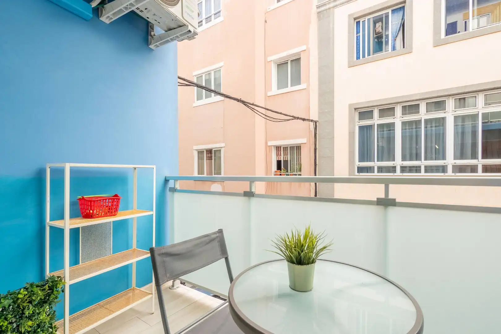 Terraza de Estudio de alquiler en Las Palmas de Gran Canaria con Amueblado y Balcón