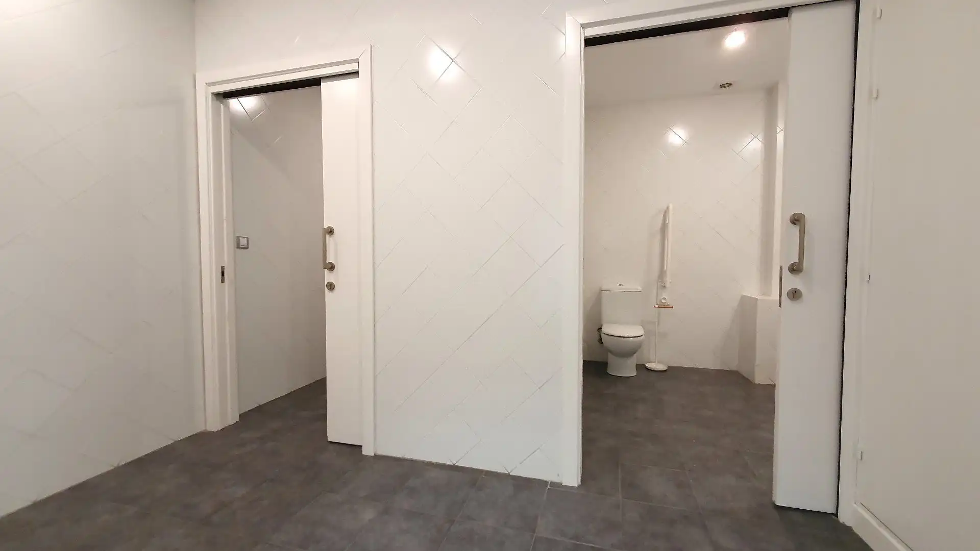 Business premises to rent in Centro - Mendibil - Santiago, imagen 23
