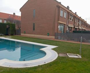 Swimming pool of Single-family semi-detached for sale in  Logroño  with Heating, Private garden and Terrace