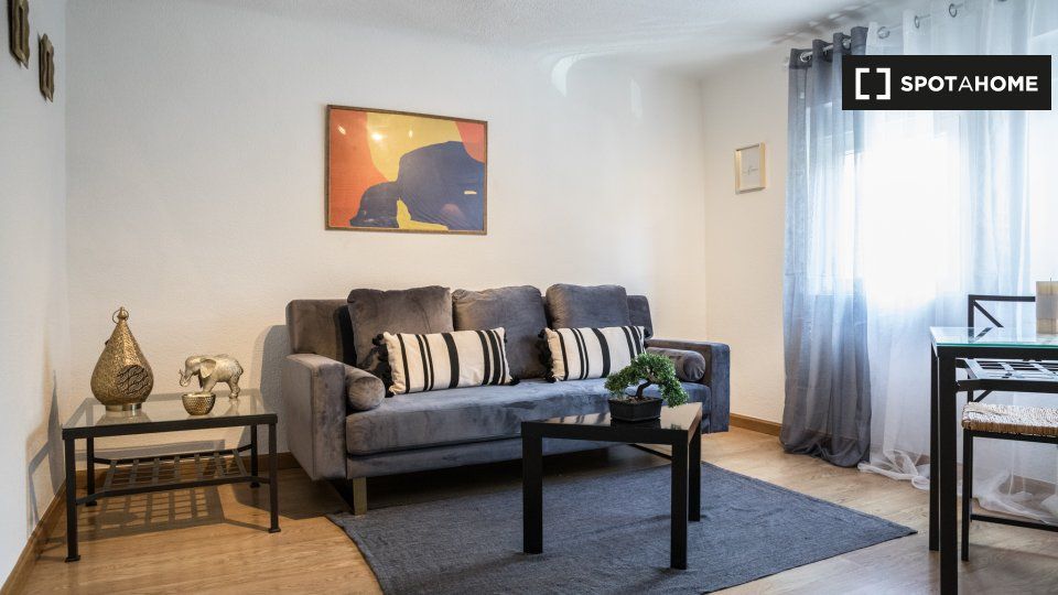 Sala d'estar de Pis de lloguer en  Madrid Capital amb Aire condicionat, Calefacció i Moblat