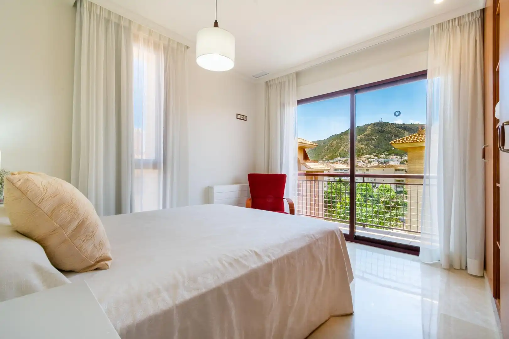 Habitación de Apartamento de alquiler en L'Alfàs del Pi con Aire acondicionado, Terraza y Amueblado