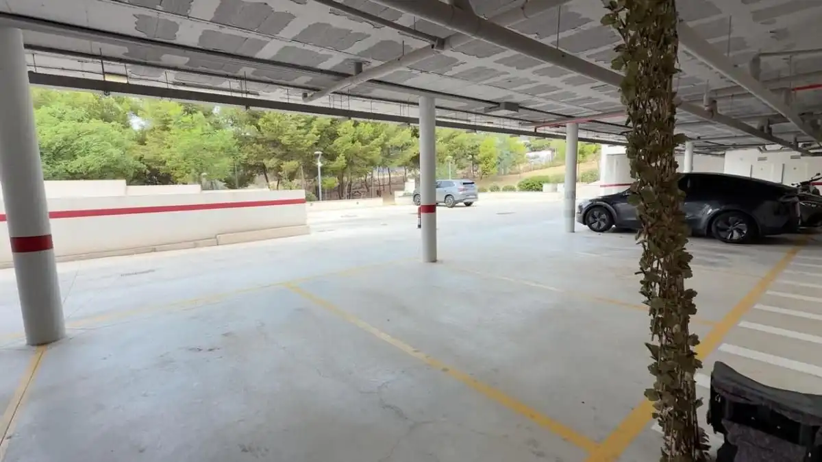 Parking de Apartamento en venta en Golf Bahía