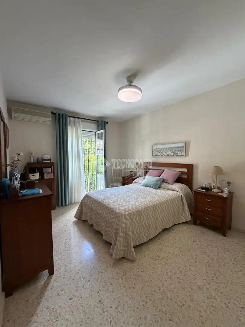 Bedroom of Detached homes for sale in Utrera  with Air Conditioner and Community pool