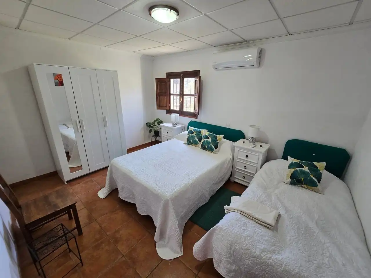 Dormitori de Finca rústica en venda en Serón amb Aire condicionat i Piscina