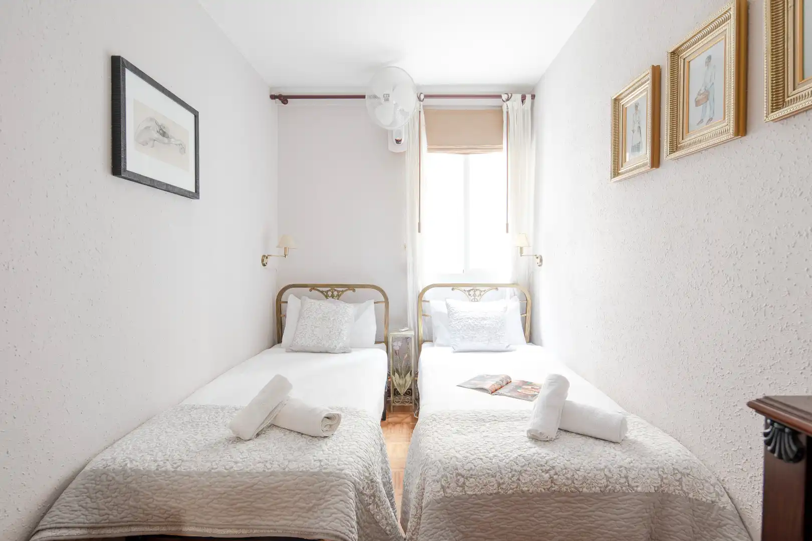 Dormitori de Apartament en venda en Barcelona amb Aire condicionat, Moblat i Forn