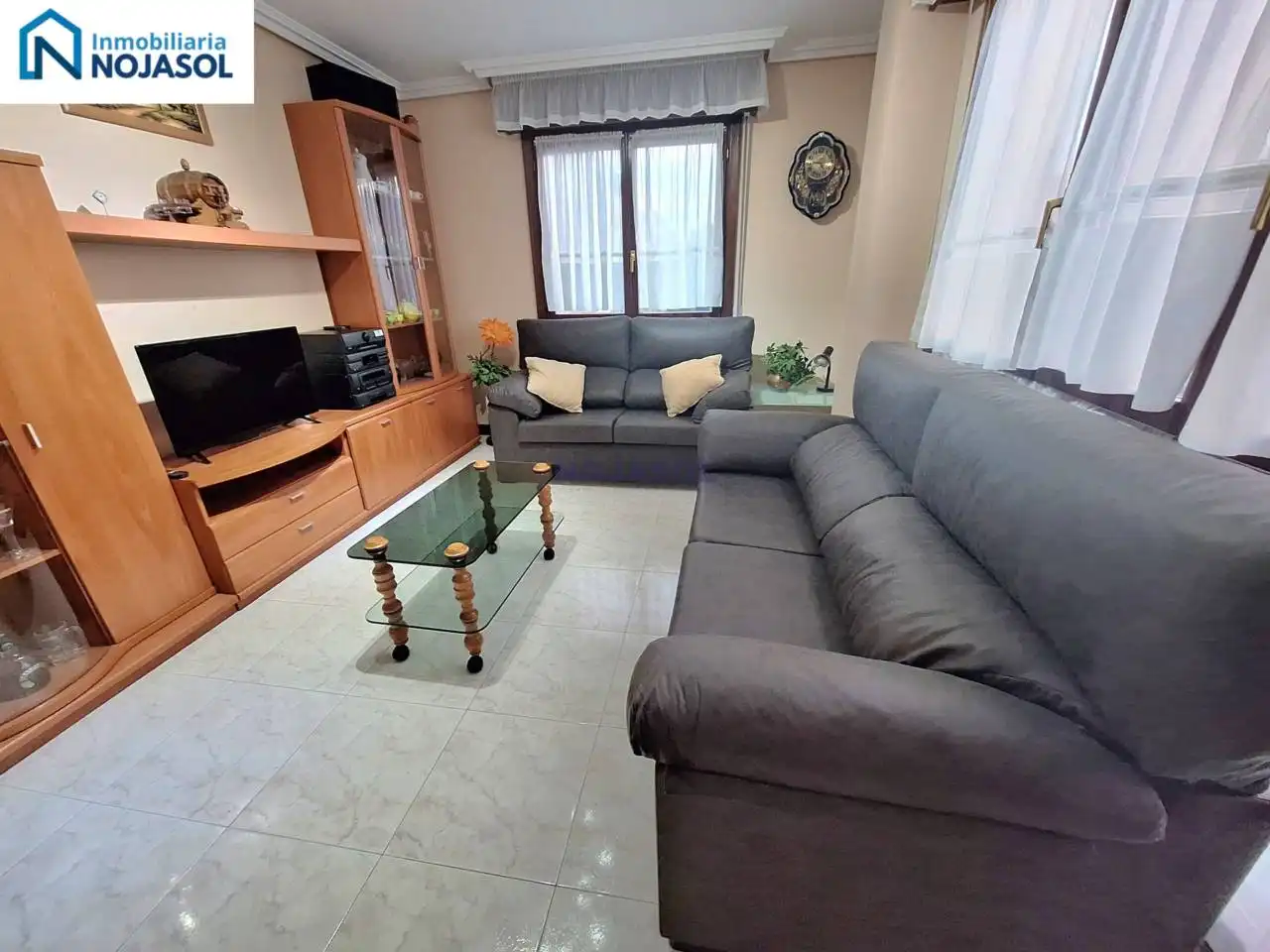 Apartament amb piscina de lloguer a Avenida santos martires 10, imagen 9