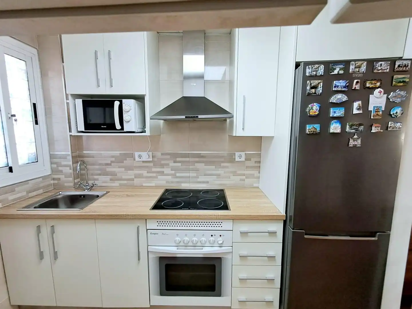 Cocina de Apartamento en venta en Águilas con Aire acondicionado, Calefacción y Jardín privado