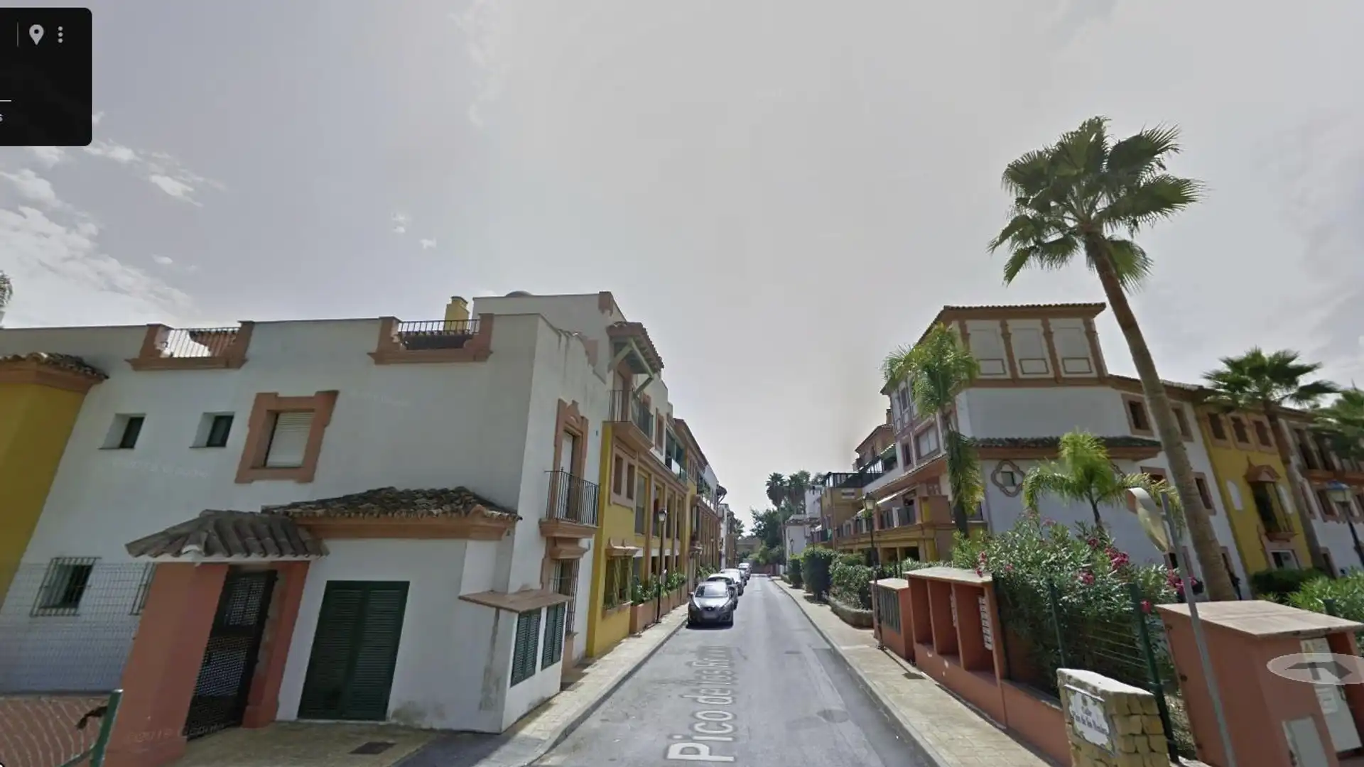 Vista exterior de Casa o chalet en venta en Estepona con Jardín privado y Piscina comunitaria