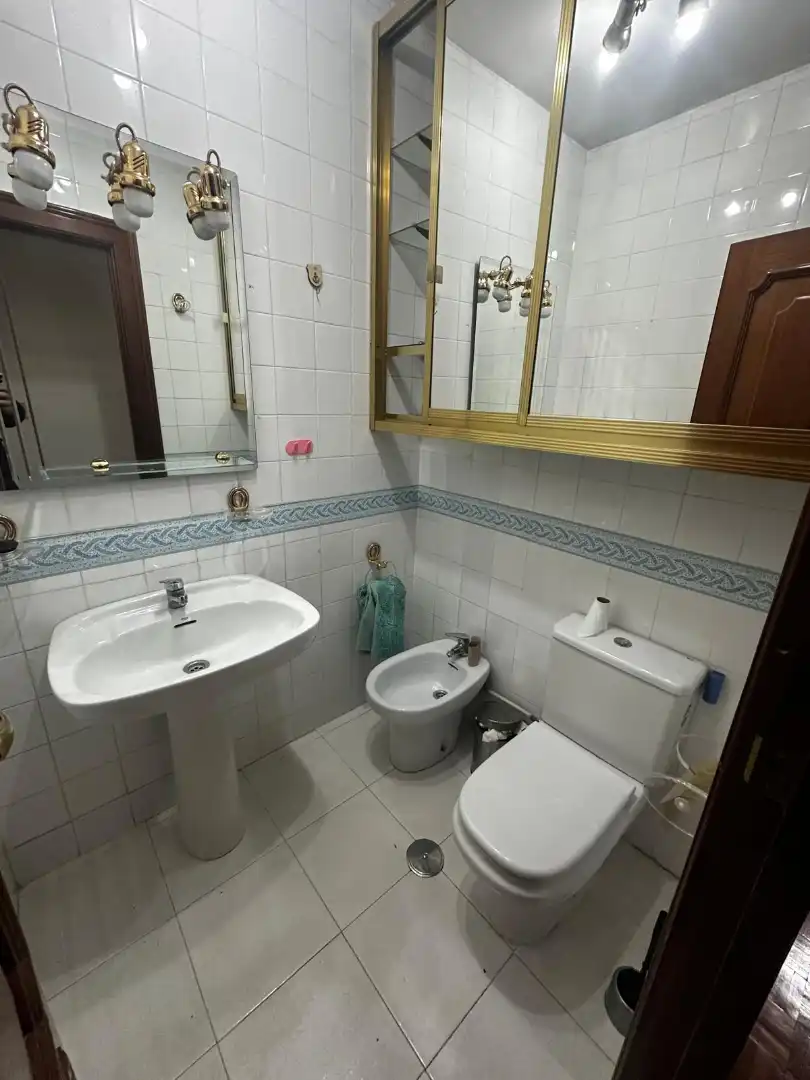 Baño de Ático en venta en Jaén con Aire acondicionado, Amueblado y Balcón