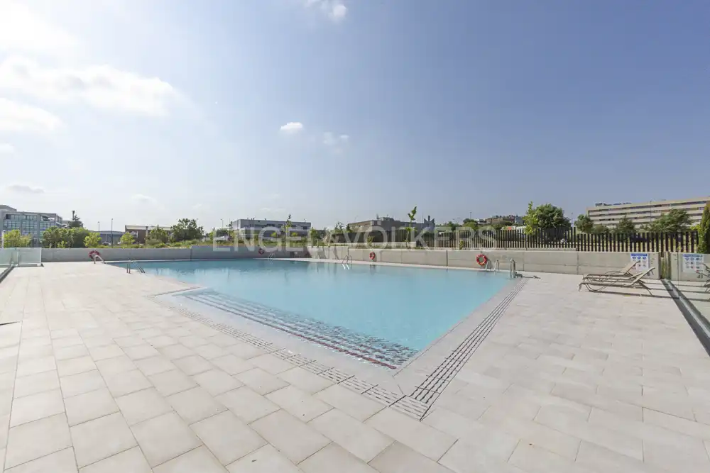 Piscina de Estudio de alquiler en Alcobendas con Aire acondicionado, Calefacción y Jardín privado