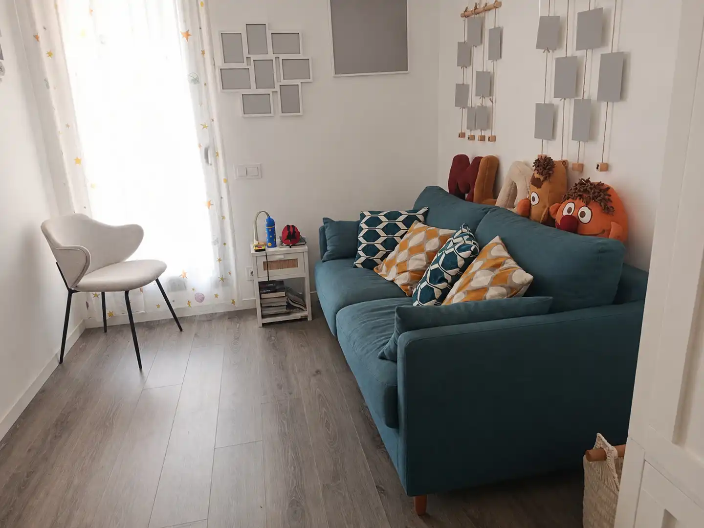 Living room of Attic for rent in Vilanova i la Geltrú  with Air Conditioner, Parquet flooring and Terrace