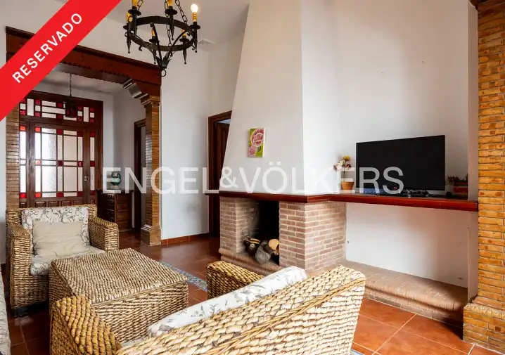 Sala d'estar de Casa o xalet en venda en Chipiona amb Aire condicionat, Calefacció i Jardí privat
