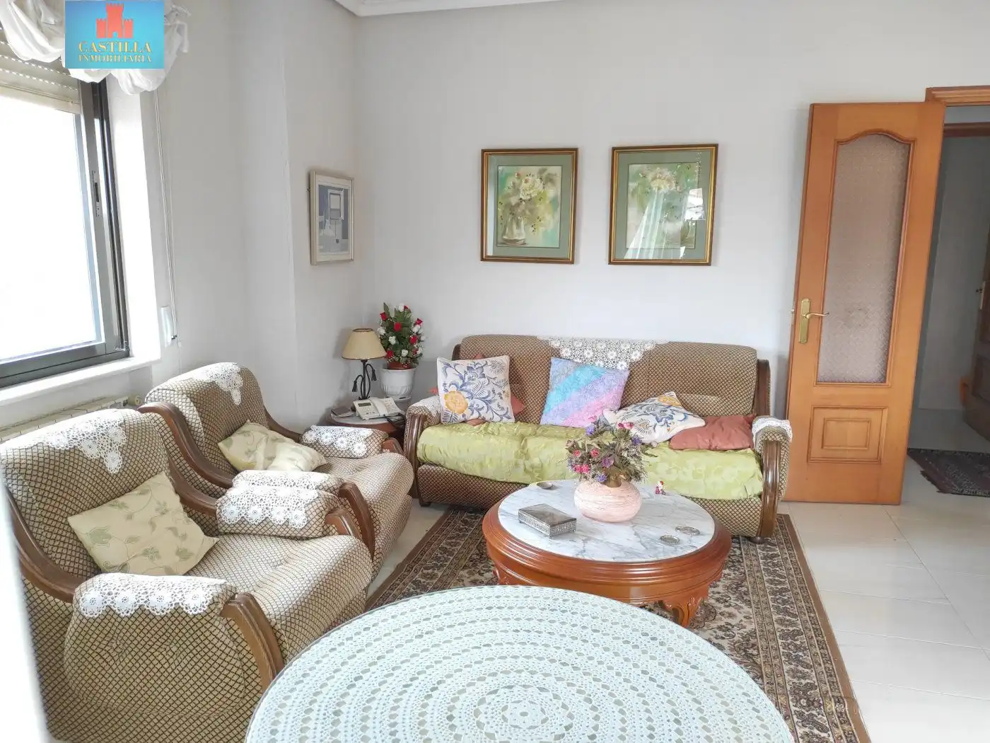 Sala de estar de Casa o chalet en venta en Velayos con Terraza, Trastero y Amueblado