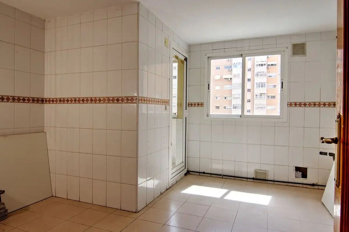 Baño de Piso en venta en Alicante / Alacant con Calefacción y Piscina