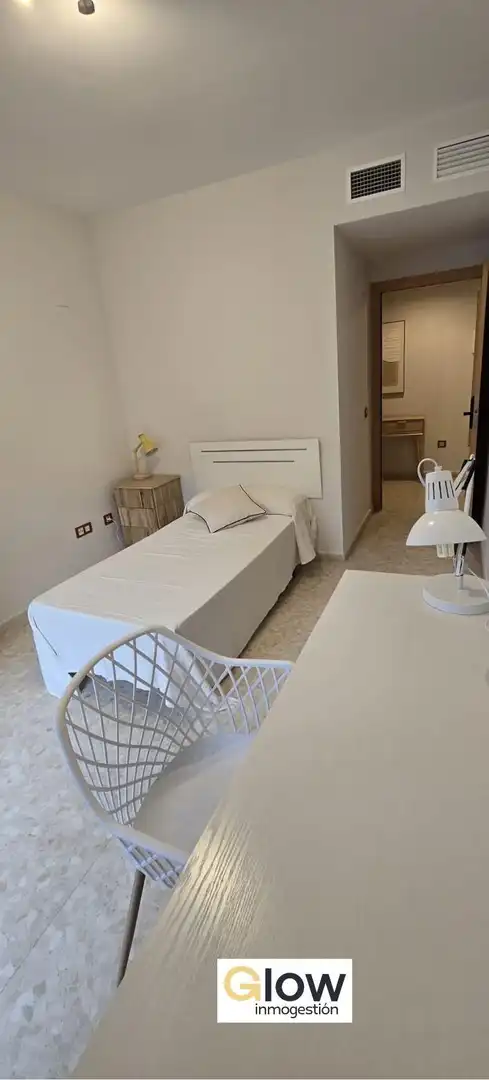 Dormitori de Pis per a compartir en Badajoz amb Aire condicionat, Calefacció i Terrassa