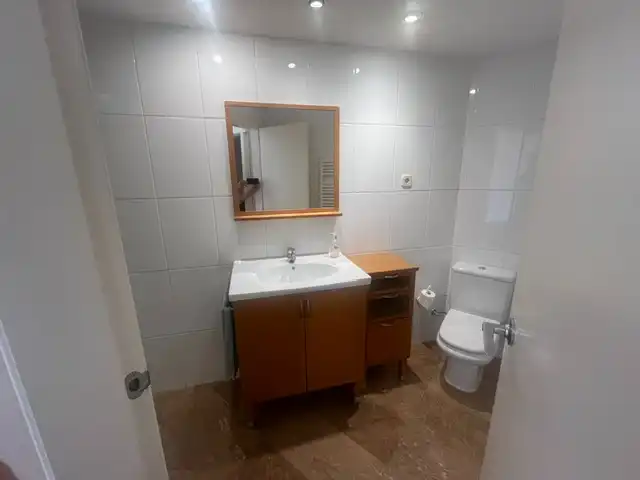 Badezimmer von Wohnung zur Miete in Sant Cugat del Vallès mit Klimaanlage, Heizung und Parkett