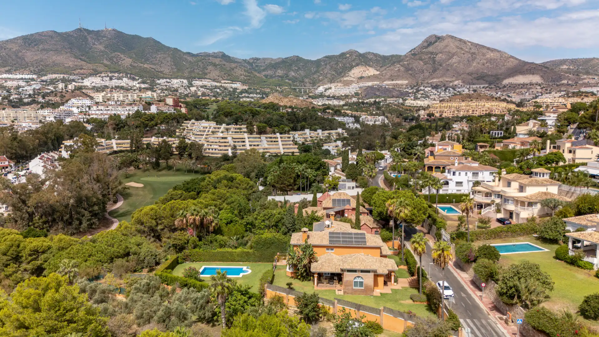 Exterior view of Houses for sale in Benalmádena  with Air Conditioner, Heating and Private garden