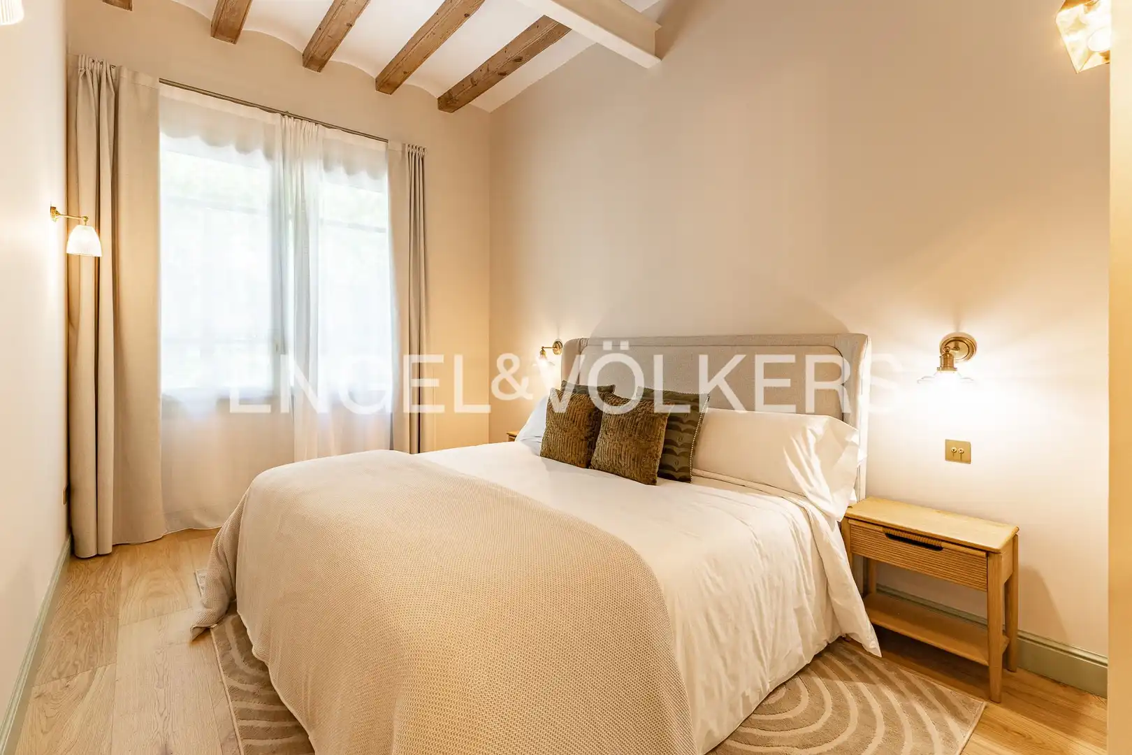 Schlafzimmer von Wohnung zum Verkauf in Barcelona mit Klimaanlage, Heizung und Parkett