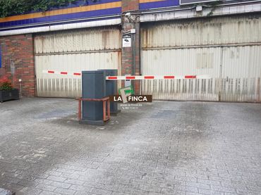 Einzelparkplatz zum Verkauf in Milán - Pumarín - Teatinos