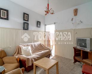 Sala d'estar de Casa adosada en venda en Vélez-Málaga amb Terrassa