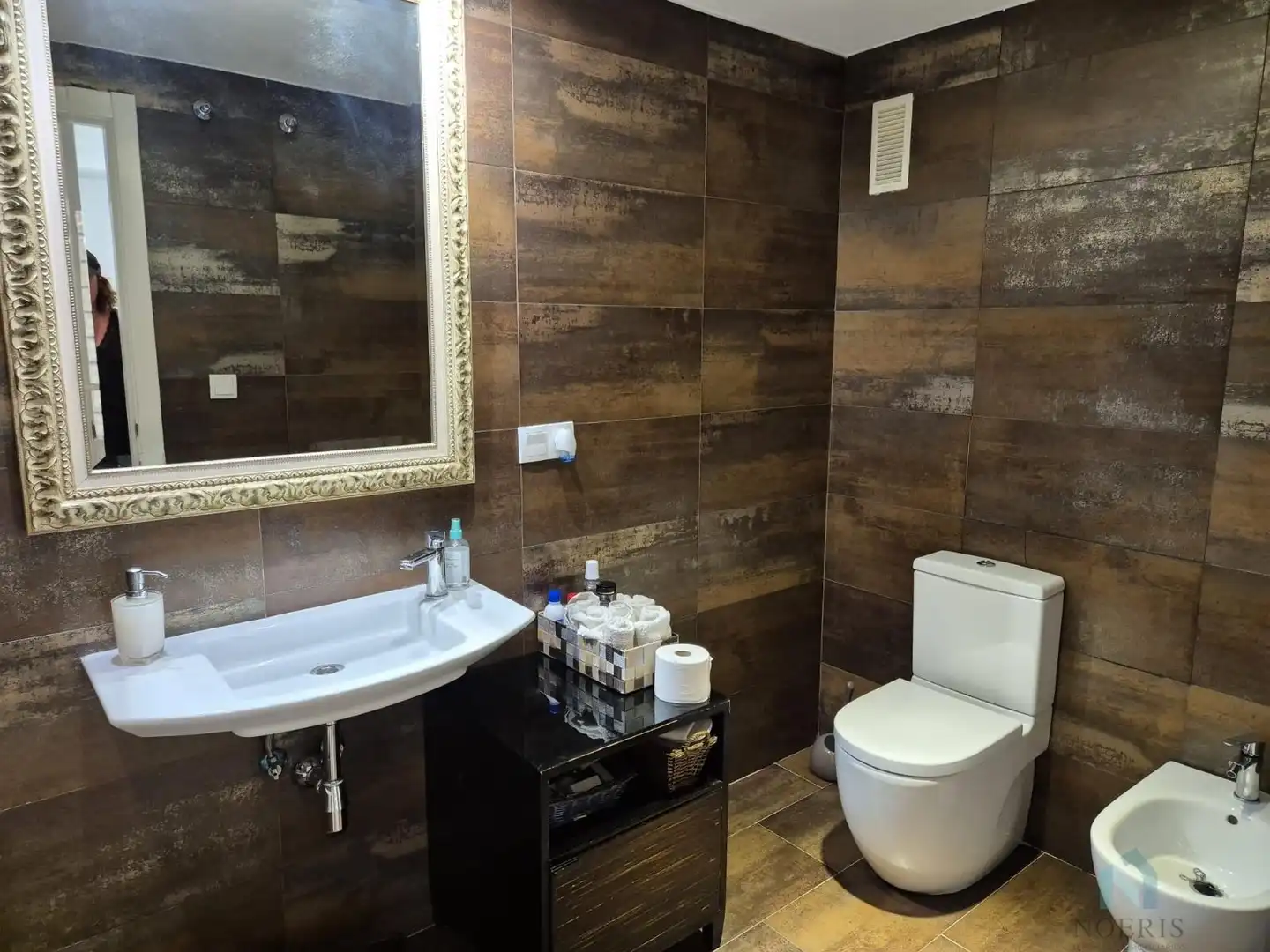 Bathroom of Flat for share in Catarroja  with Terrace, Furnished and Balcony