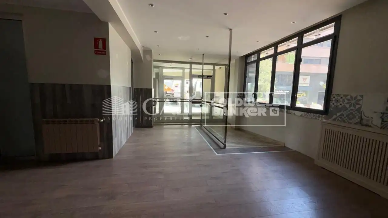 Local comercial de lloguer a Avenida Avinguda de Fiter i Rossell 33, imagen 4