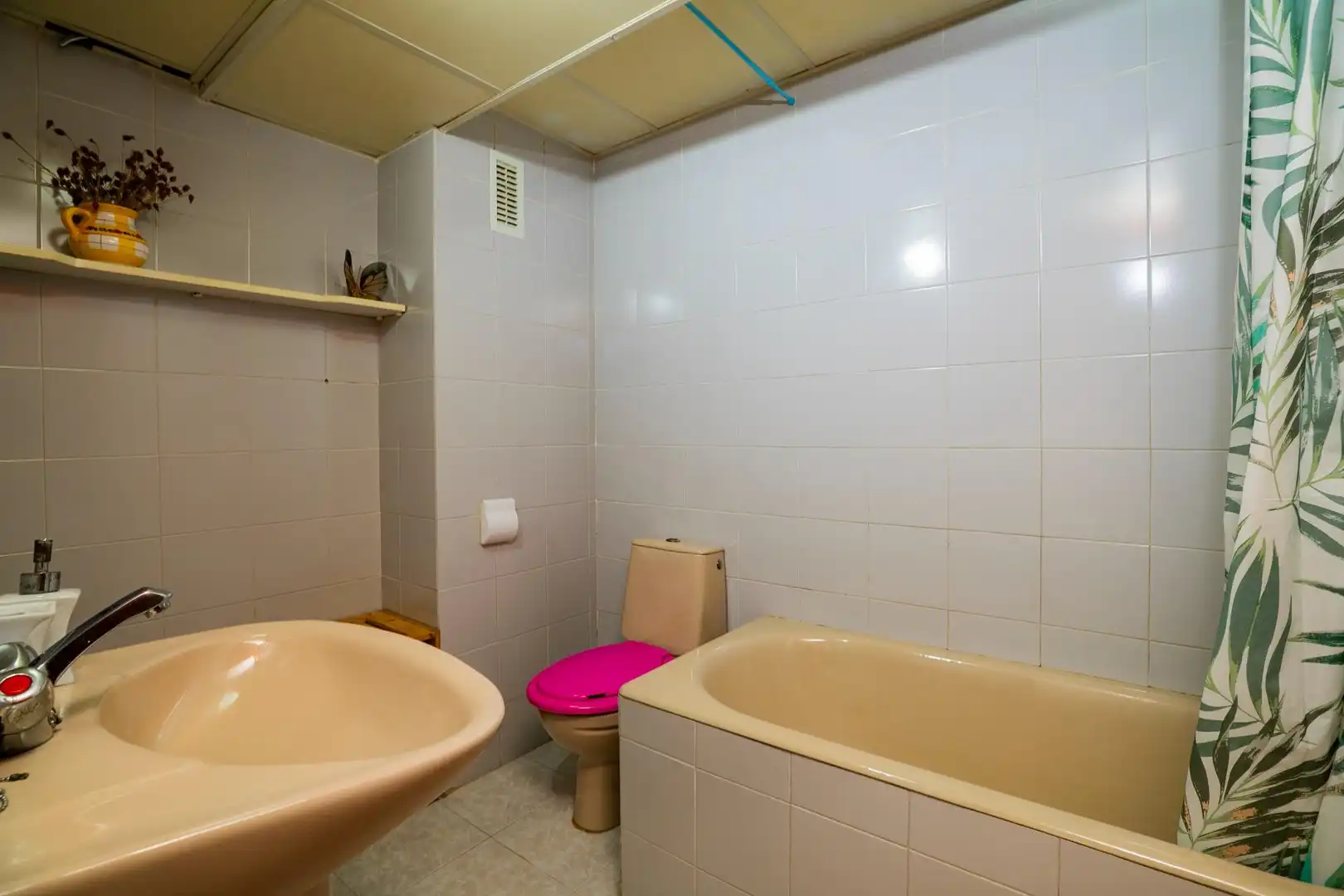 Baño de Estudio en venta en Jaca con Calefacción y Balcón