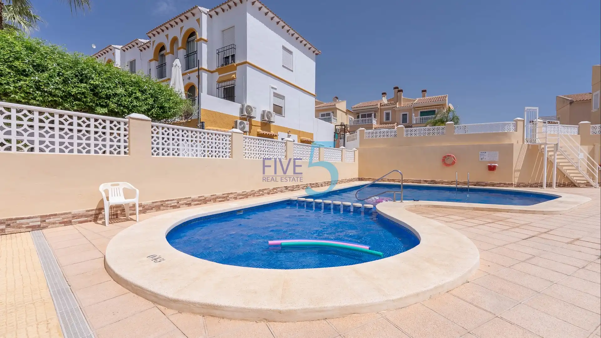 Casa amb terrassa en venda a San Miguel de Salinas, imagen 2