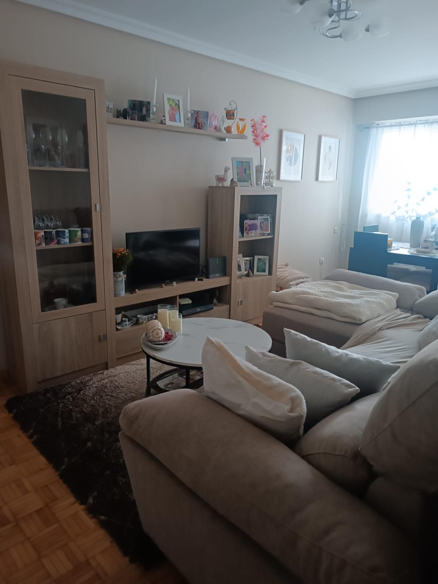 Sala d'estar de Pis en venda en Vigo  amb Calefacció, Parquet i Traster