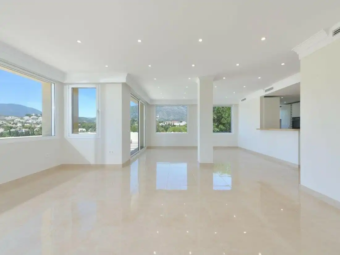Penthouse with pool for sale in Nueva Andalucía, imagen 12