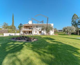 Jardí de Casa o xalet en venda en Pozuelo de Alarcón amb Calefacció, Terrassa i Traster