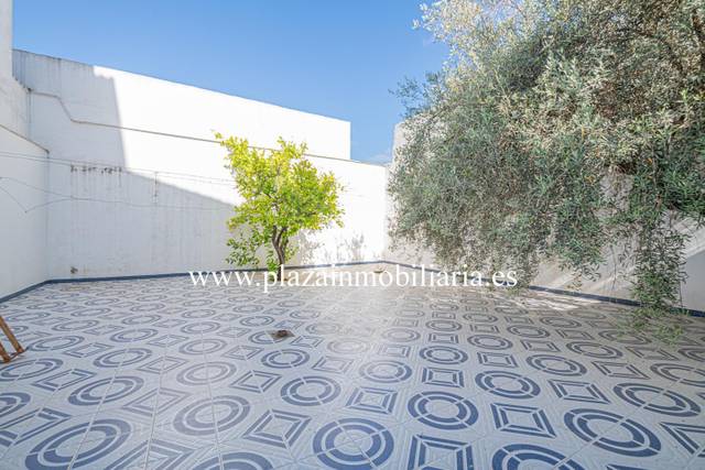 Casa-chalet en Venta en Centro