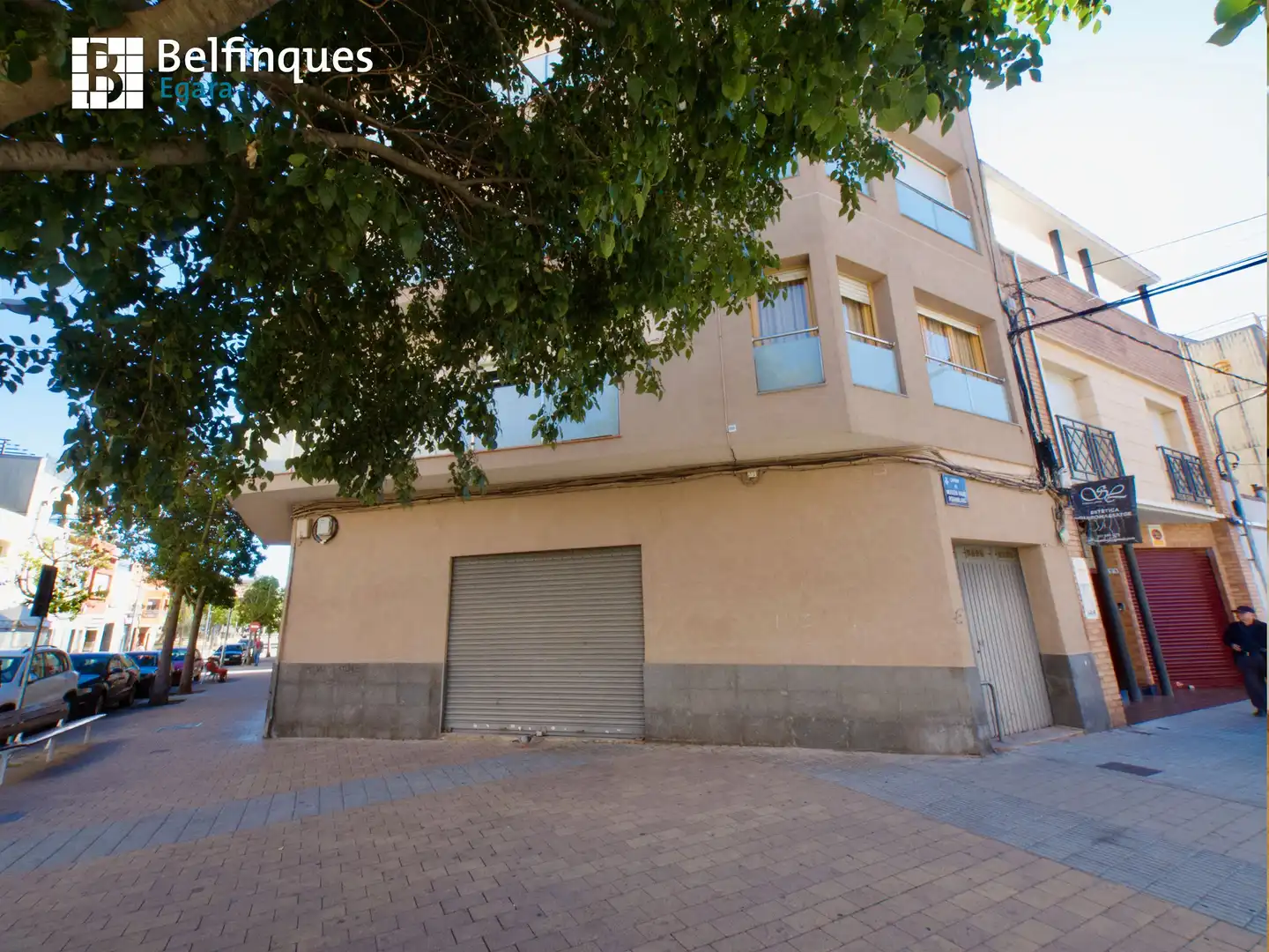 Vista exterior de Local de alquiler en Terrassa