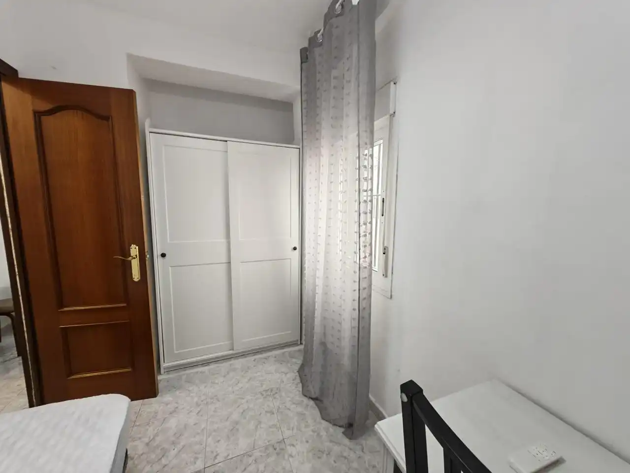 Schlafzimmer von Erdgeschoss zur Miete in Sevilla mit Möbliert