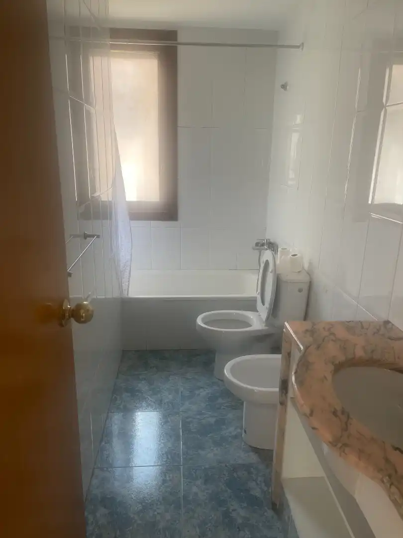 Bany de Pis de lloguer en Vic amb Aire condicionat, Calefacció i Forn