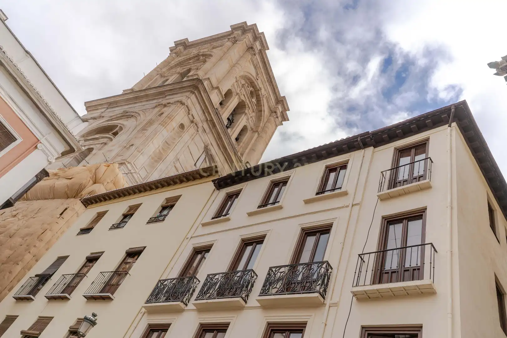 Exterior view of Apartments for sale in Granada  with Oven, Washing machine and Microwave