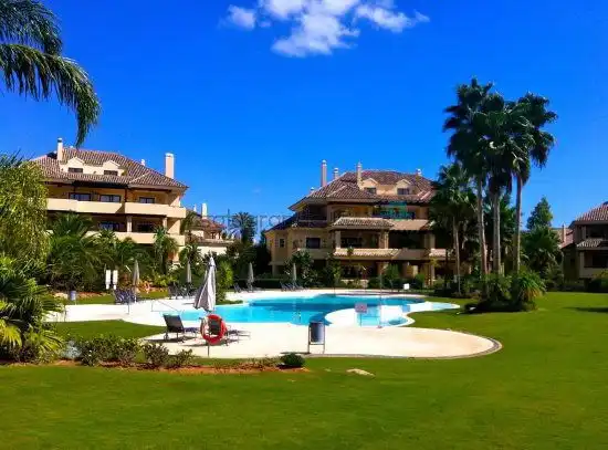 Apartment mit Pool zur Miete in Sotogrande Alto