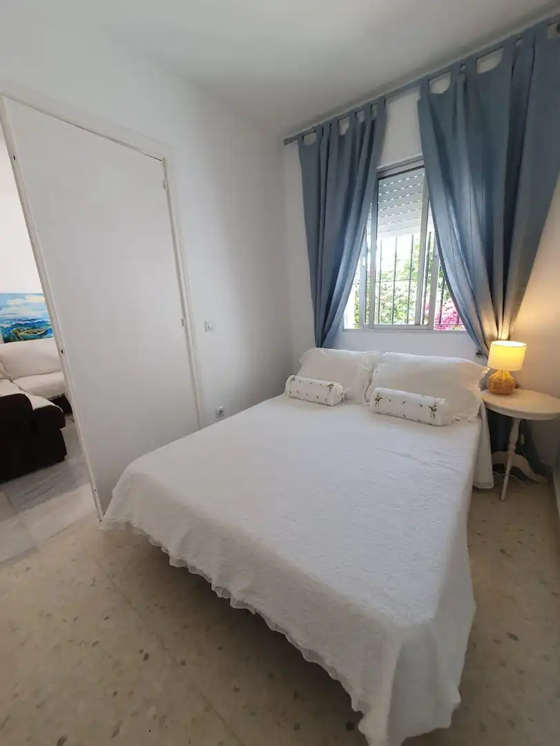 Habitación de Casa adosada de alquiler en El Puerto de Santa María con Jardín privado y Amueblado