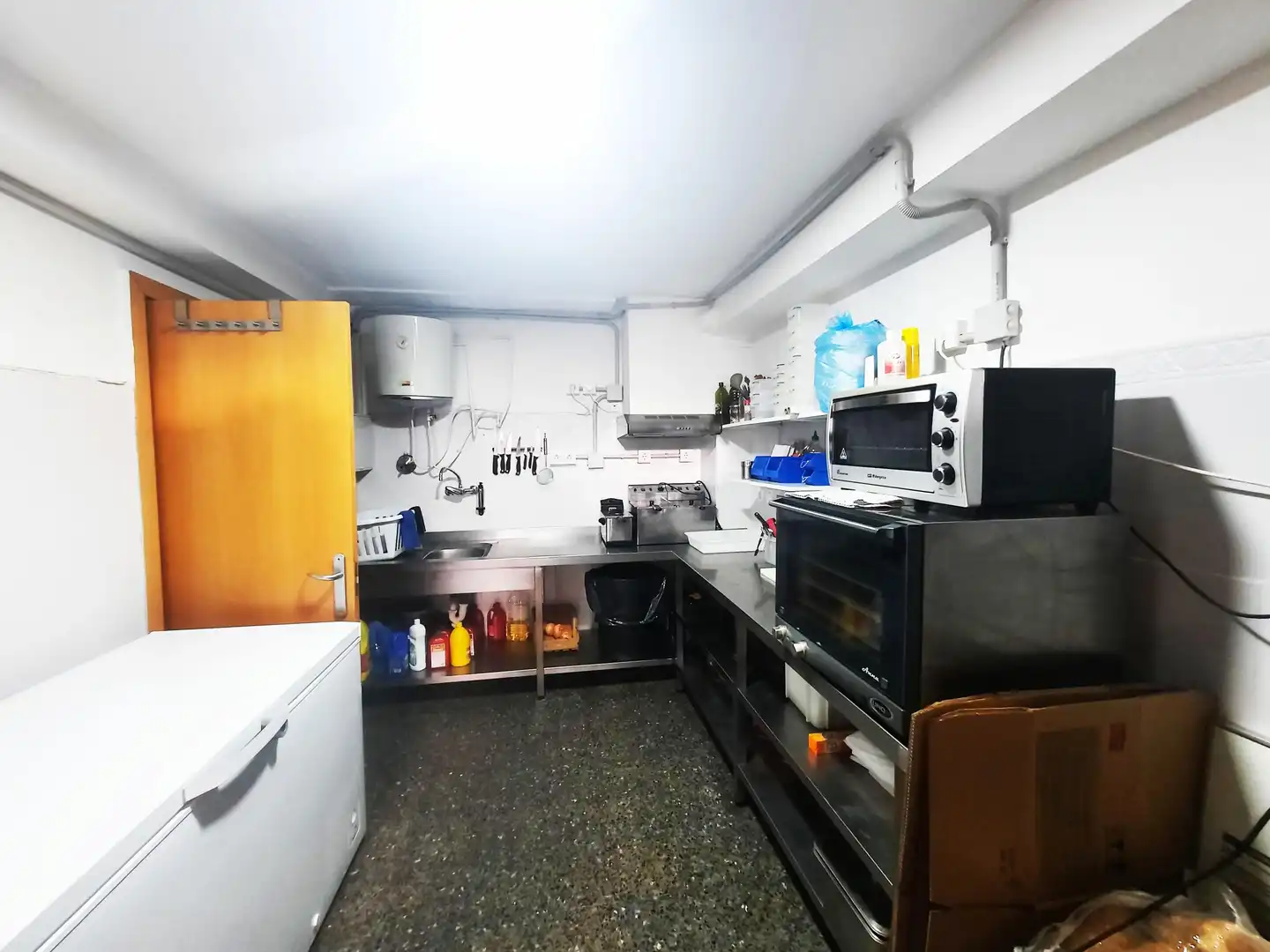 Cocina de Local en venta en Marbella con Aire acondicionado
