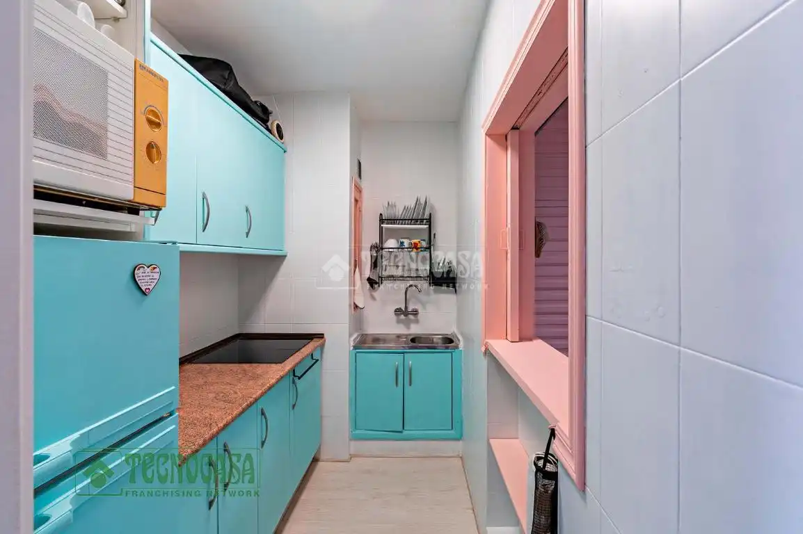Kitchen of Flat for sale in Roquetas de Mar  with Terrace, Furnished and Alarm