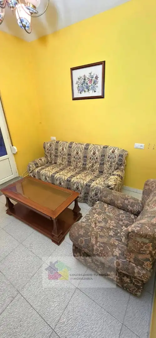 Sala d'estar de Pis de lloguer en Villadangos del Páramo amb Calefacció, Parquet i Moblat